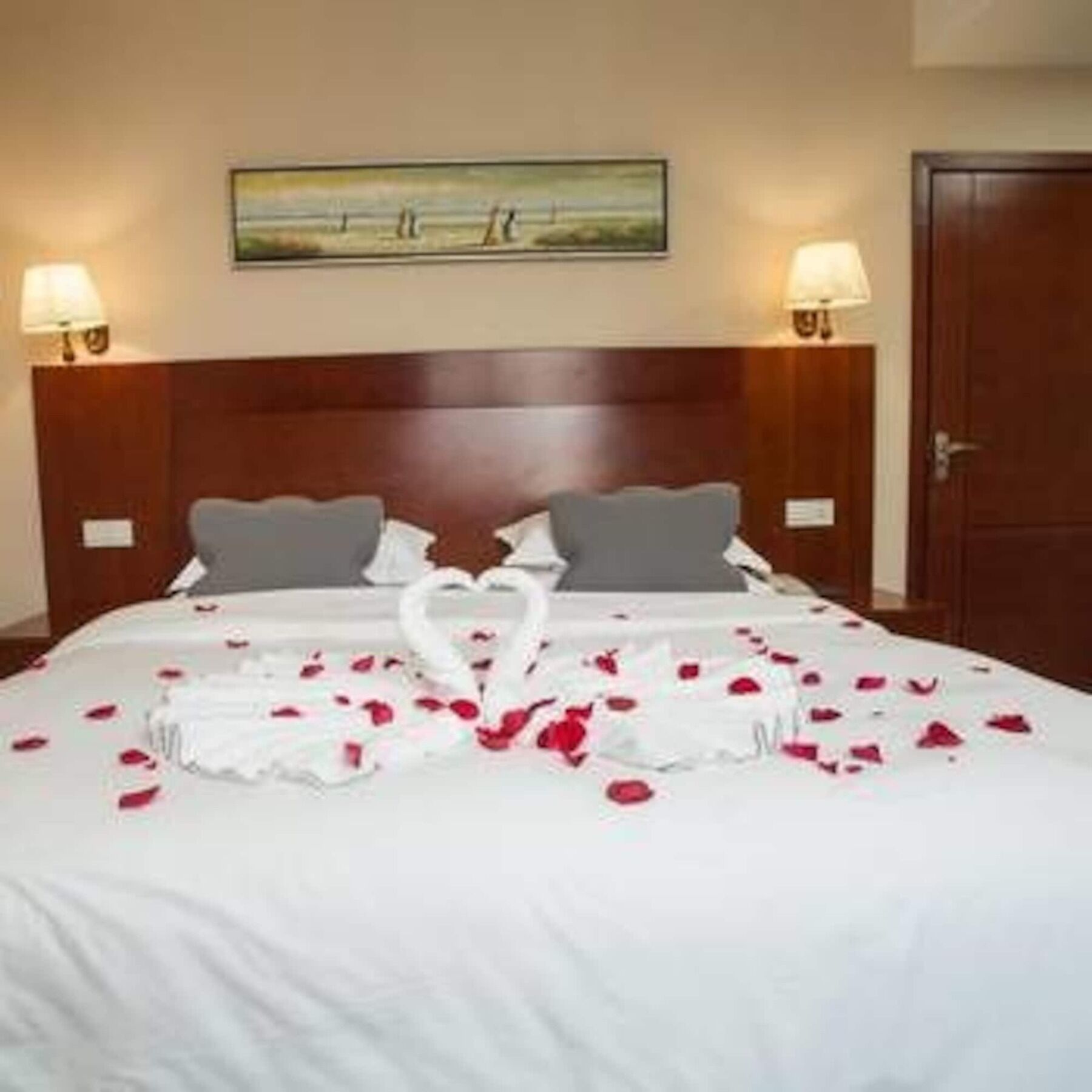 Chonpines Hotel Anshun Exterior photo